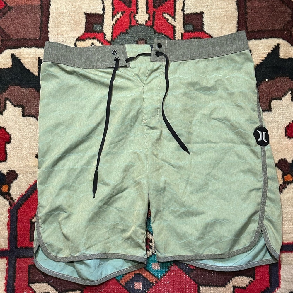 hurley phantom board shorts 30 men